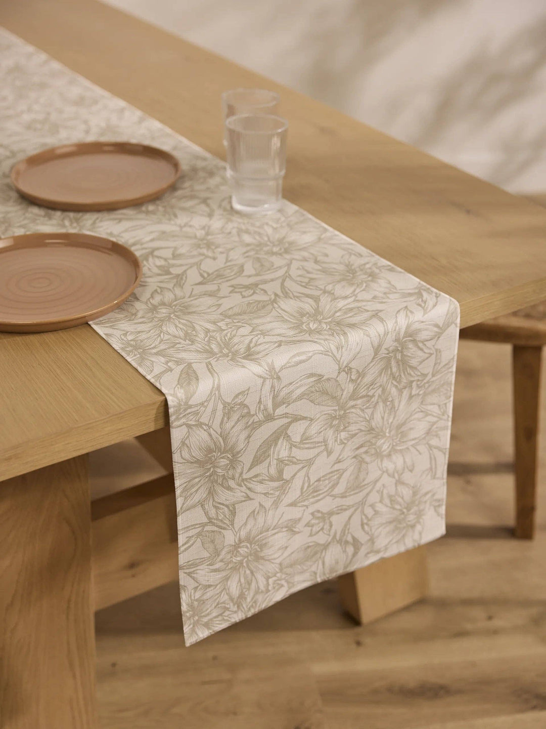 Alba Table Runner, 16" x 90"