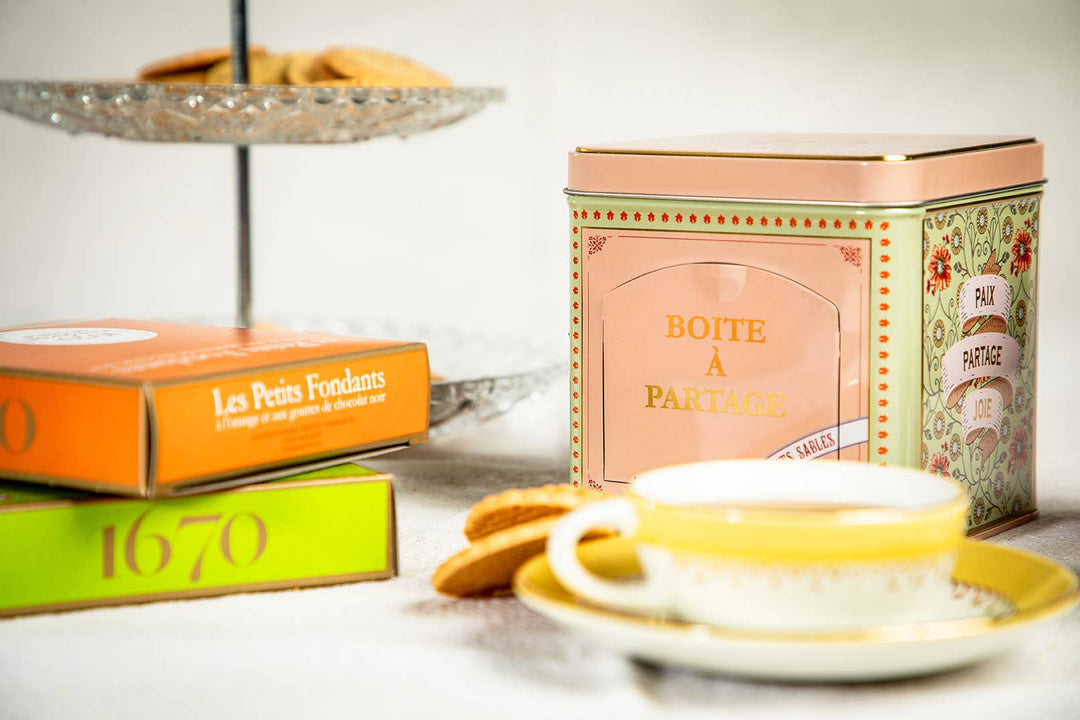 Apple & Caramel Chip French Shortbread Cookies, In Gift Box