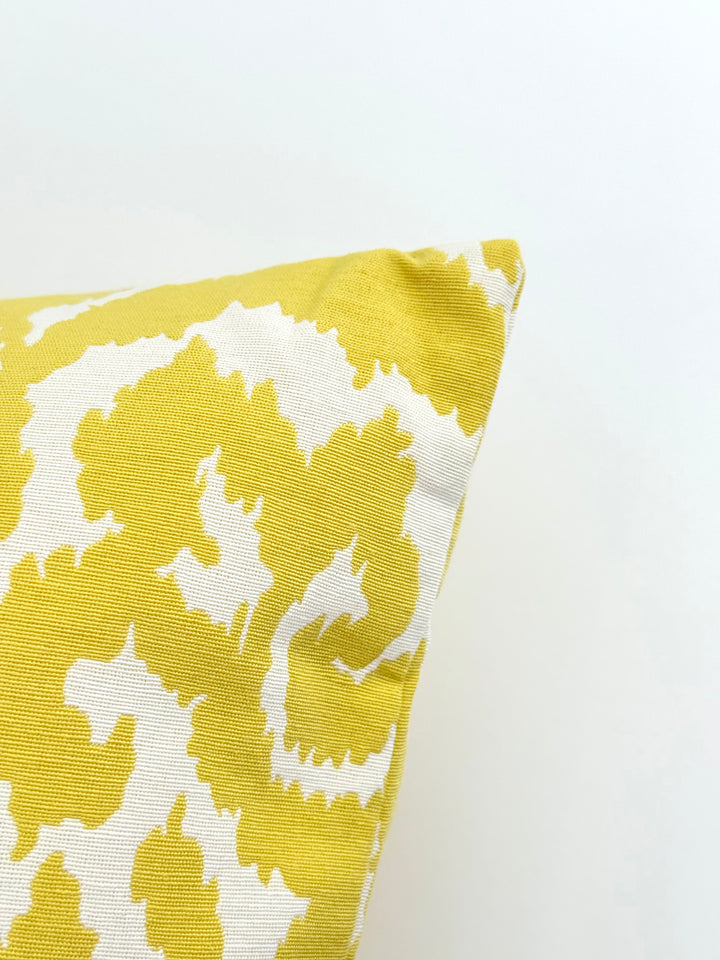 Baker Pillow, 22x22