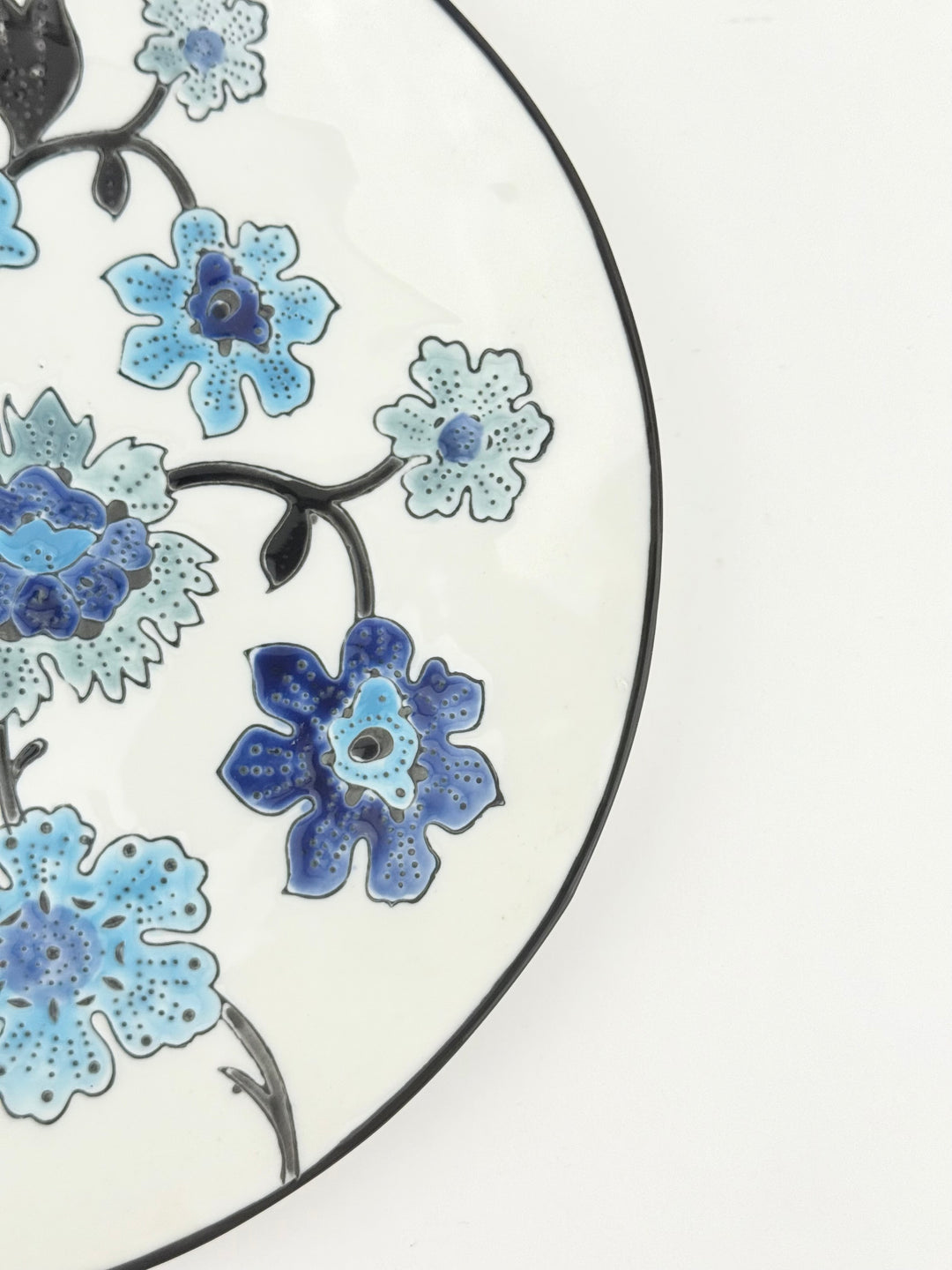 Periwinkle Vine Pattern Dinner Plate