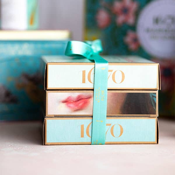 Raspberry Chip Shortbread Cookies, In Pink Gift Box
