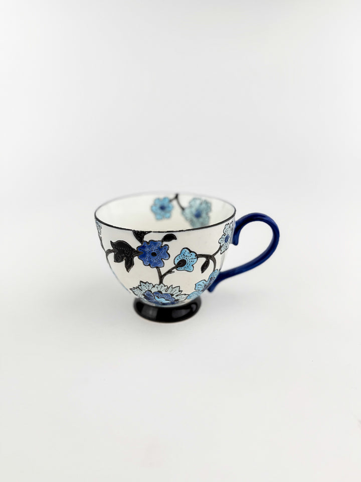 Periwinkle Vine Pattern Mug