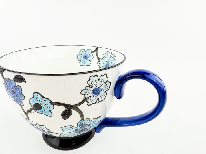 Periwinkle Vine Pattern Mug