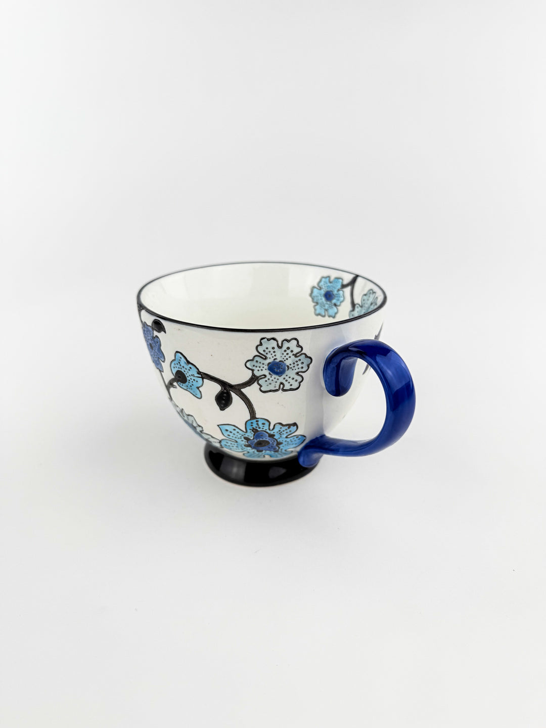 Periwinkle Vine Pattern Mug